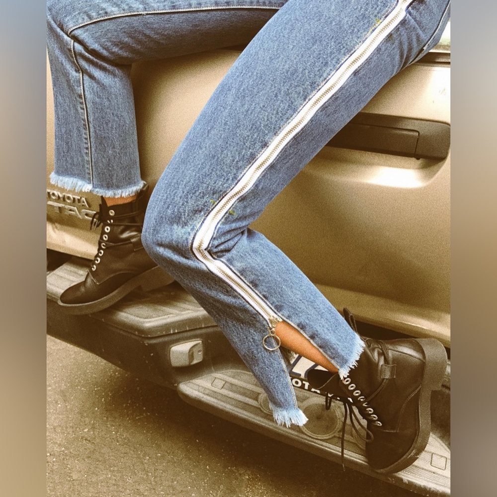 Carmar Juliet jeans with zippers / Relaxed fit • high rise • non stretch